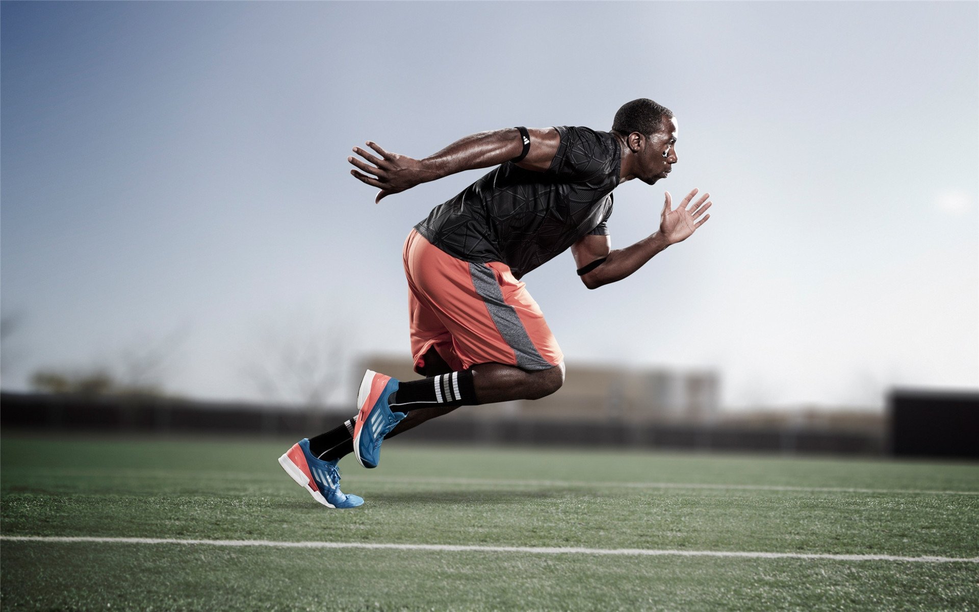 利物浦安菲尔德不容有失，皇马来势汹猛，利物浦安菲尔德壁纸