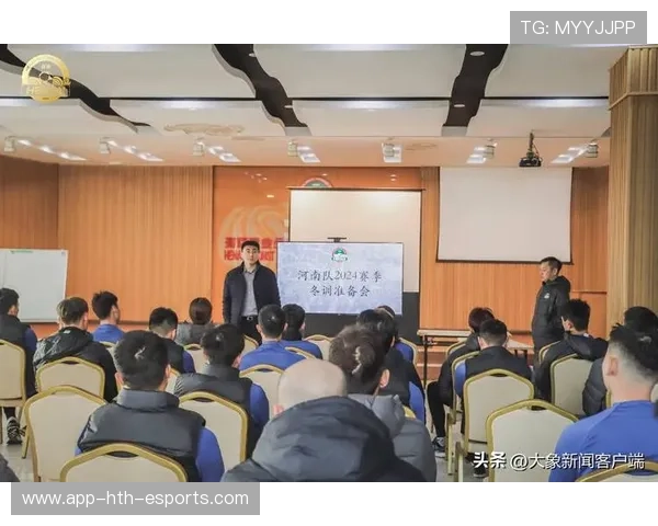 河南队李玮锋带队魔鬼训，强调中场绞杀力争负分起步速回正